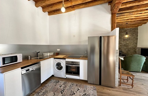 Castronuevo de Esgueva House | House with large garden, swimming pool, barbecue and 5 bedrooms.