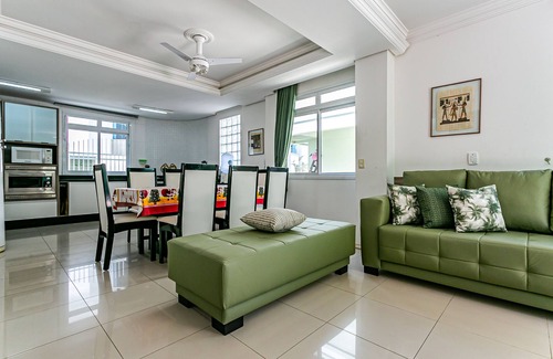 Governador Celso Ramos House | House well furnished, everything new, pool, barbecue.