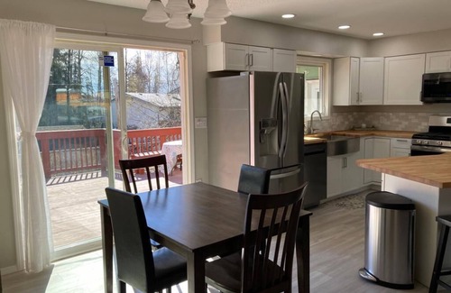 Eagle River House | House with beautiful mountain views