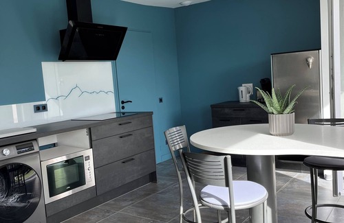 Veyre-Monton Villa | House with direct access to the ground floor, 5 min from the A75, recharging point (fee payable) on site, breakfast kit
