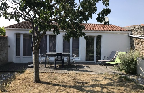 Les Sables d'Olonne House | House with garden in the center of La Chaume, close to beaches and shops