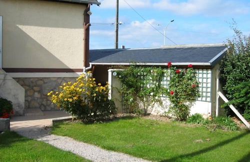 Grandcamp-Maisy House | House with garden in the center of the D-Day landing beaches