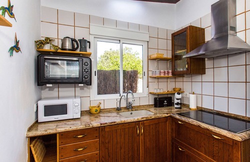 Denia Ski Chalet | House with garden 5 minutes from the beach! (pet friendly)
