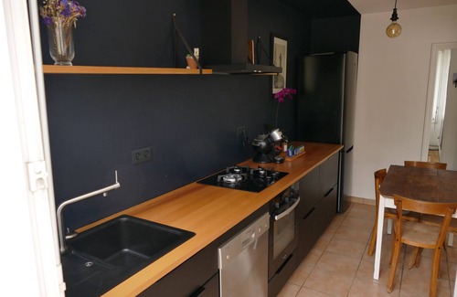 Vannes House | House with garden and heated pool close to port and town center.