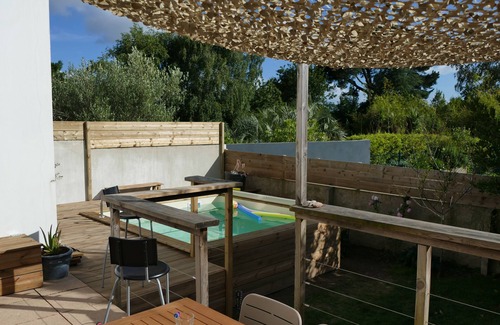Vannes House | House with garden and heated pool close to port and town center.