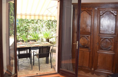 Mezzavia House | House with garden