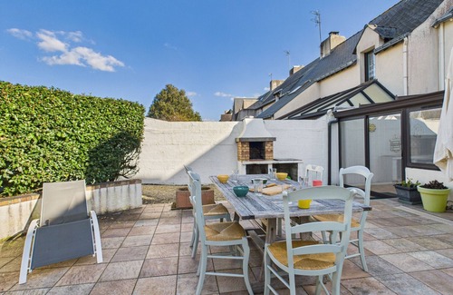 Batz-sur-Mer Ski Chalet | House with garden 450m from the beach for 8