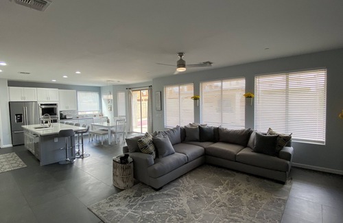 Palm Valley House | House with Home Theater