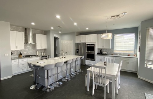 Palm Valley House | House with Home Theater