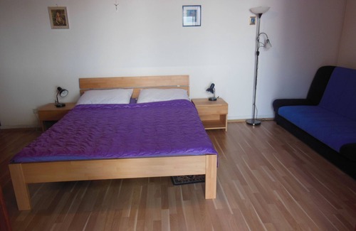 Zaboric House | HOUSE WITH LARGE LAKE VIEW TERRACE ONLY A MINUTE WALK FROM THE BEACH