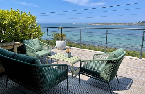 Landeda Ski Chalet | House with large terrace and sea view