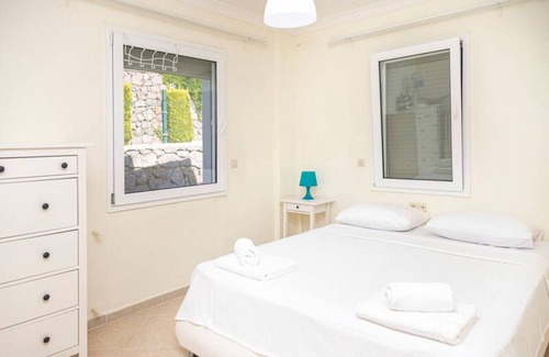 Kadıkale Apartment | House with Sea View and Shared Pool in Bodrum