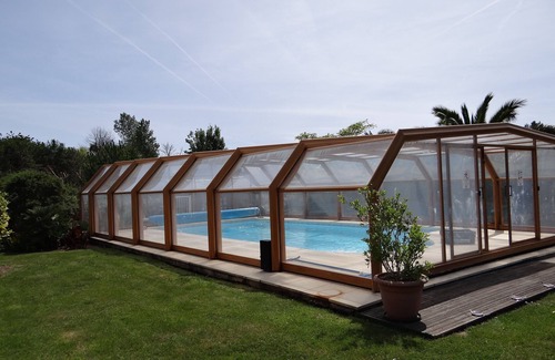 Tregunc House | House with sea view, beach access, indoor swimming pool, heated from 15/05/15/09