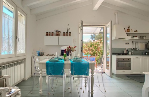 Poggi Villa | House with sea view, private patio, A/C, parking space and wi-fi