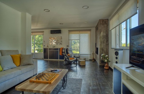 Gondomar House | House with swimming pool near the beach and mountains