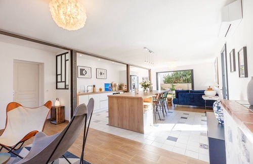 Old Town House | House with swimming pool 10 minutes walk from the beach