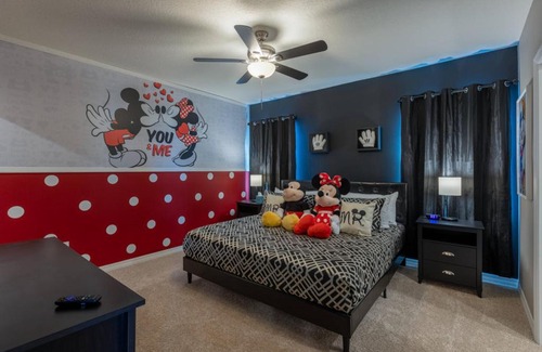 Loughman House | House wTheaterPoolSpaGame Room in a Resort