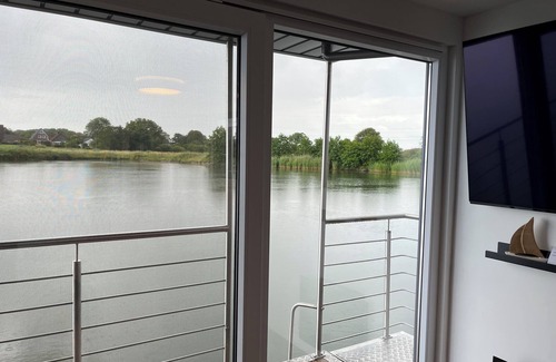 Wangerland Boat Rental | Houseboat-lake-SUP's-bike-sea-beach-family-holiday!