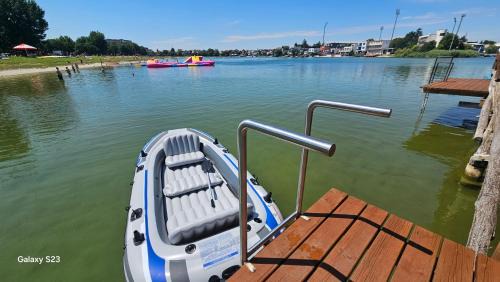 Senec Apartment | Houseboat Slnečné jazerá, apartmán 1