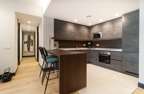 Castillejos Apartment | Housing Castellana I by Sharing Co