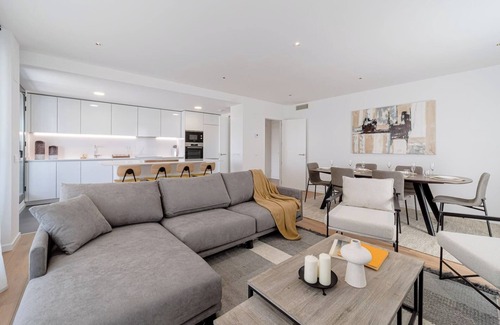 Hortaleza Apartment | Housing Manuel Gutierrez Mellado I by Sharing Co