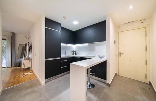 Chueca Apartment | Housing Victor Hugo I by Sharing Co