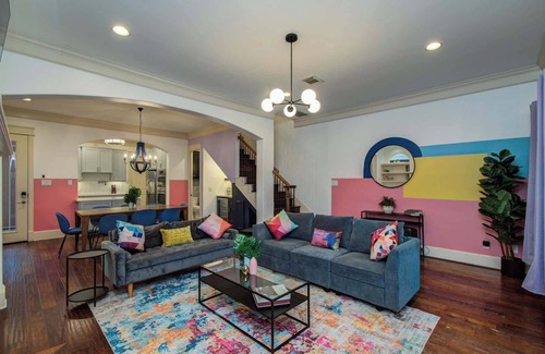 Greater Heights House | Houston Centrally Located w/Backyard Pool Retreat