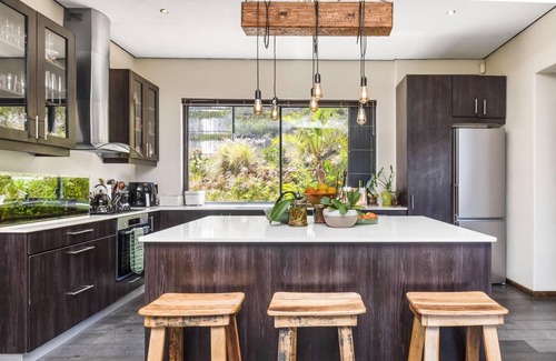 Hout Bay Villa | Hout Bay Coastal Villa with Mountain Views