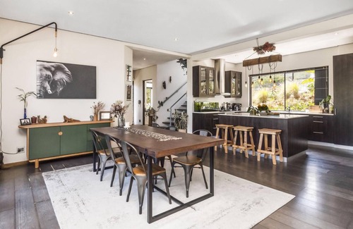 Hout Bay Villa | Hout Bay Coastal Villa with Mountain Views
