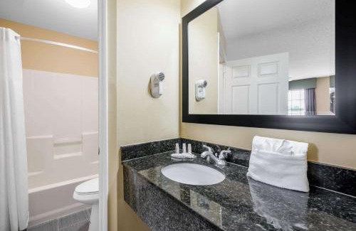 Dalton Hotel | Howard Johnson by Wyndham Dalton