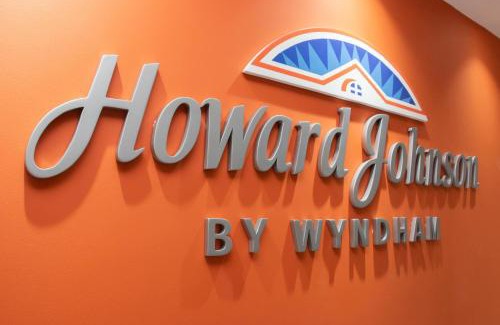Petit Jean Ocharan Hotel | Howard Johnson by Wyndham Lima Miraflores Art House