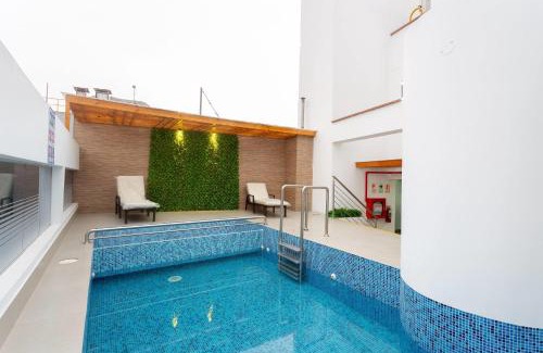 Petit Jean Ocharan Hotel | Howard Johnson by Wyndham Lima Miraflores Art House