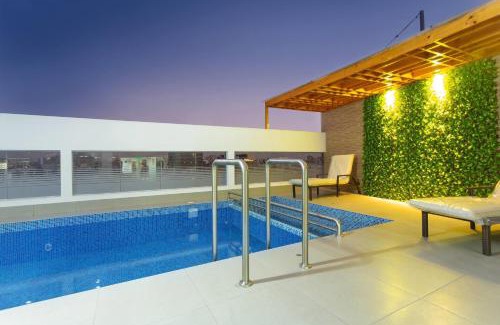 Petit Jean Ocharan Hotel | Howard Johnson by Wyndham Lima Miraflores Art House