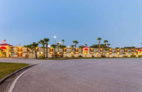 Lakeland Hotel | Howard Johnson by Wyndham Lakeland