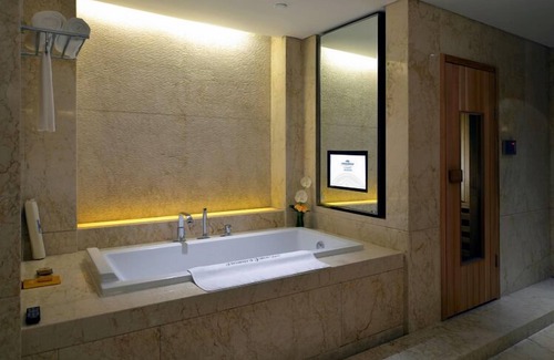 Yinzhou Hotel | Howard Johnson IFC Plaza Ningbo