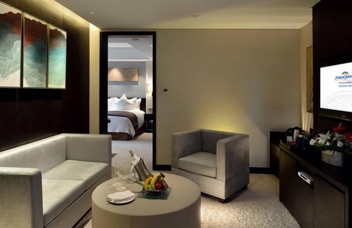 Yinzhou Hotel | Howard Johnson IFC Plaza Ningbo