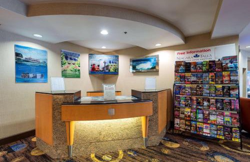 Niagara Falls Hotel | Howard Johnson Plaza by Wyndham by the Falls Niagara Falls