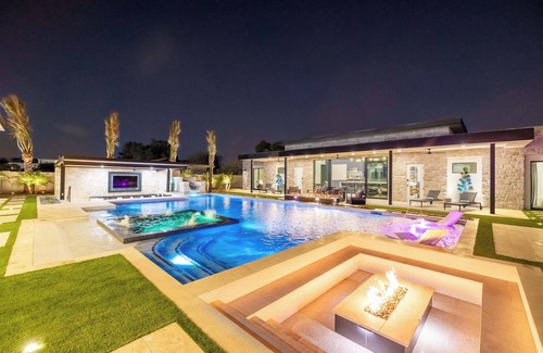 Paradise Valley Ranchos House | HÓZHÓ Estate on the 19th Hole | Golf Sim | Pool | Pickleball