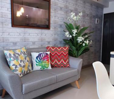 Lapu-Lapu Apartment | HPH Staycation - Saekyung 956 Condo