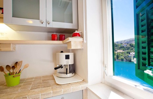 Sutivan Villa | Beautiful Dalmatian style villa with magnificent garden