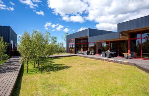 Selfoss Villa | Hrafntinna Villa