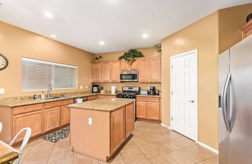 Sheely Farms Apartment | HTC - 2103 N 94th Glen (6B)