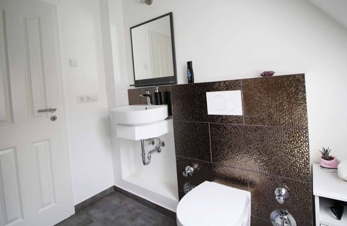 Steinheim Apartment | HU03 Relax Apartment in Hanau-Steinheim with TV and free WiFi