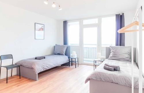 Hanau Apartment | Hu08 Schickes Apartment mit Balkon in Hanau, 72qm, 3 Schlafzimmer, Max. 5 Personen