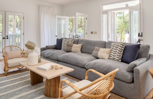 Isle of Palms House | Huckleberry by AvantStay | Classic Charleston Home | Close to Beach