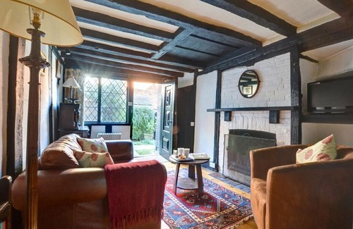Rye House | Hucksteps Row - Two Bedroom House, Sleeps 3