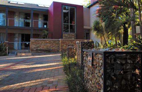 Lynnwood Hotel | Hudson House