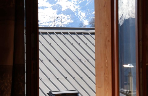 Huez-en-Oisans Ski Chalet | Huez En Oisans: House/Villa - Huez/Alpe d'huez