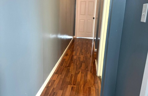 Downtown Baltimore Apartment | HUGE 2 Bedroom Apt FREE parking II Queen Bed
