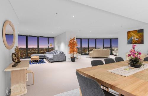 Brisbane Central Business District Apartment | HUGE 3bed 3Bath Skyhigh view